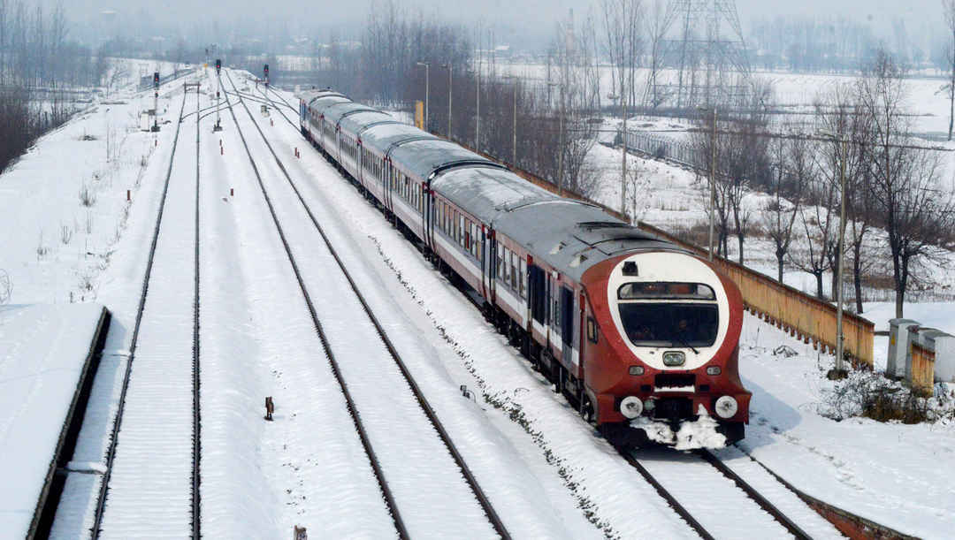 10 Most Beautiful Train Journeys in India