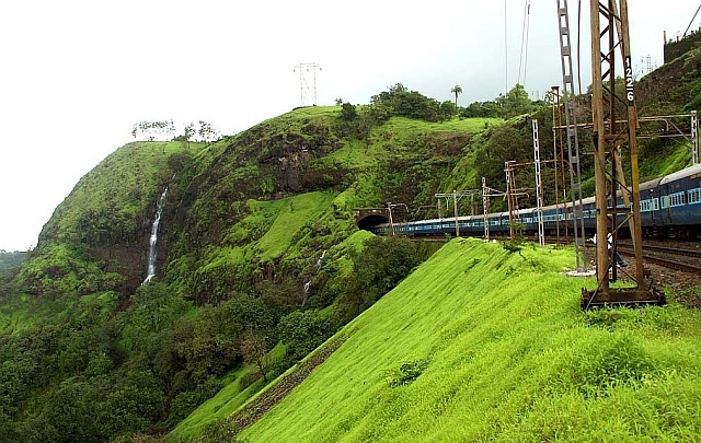 10 Most Beautiful Train Journeys in India